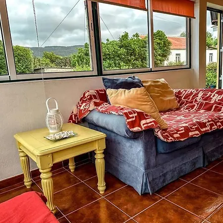 Luana House Daire Biscoitos (Terceira)